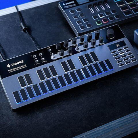 Donner Essential B1 analog bas-synthesizer og sekvenser