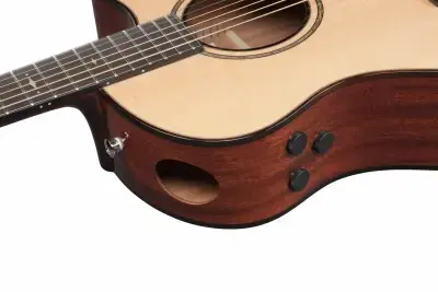 Ibanez AAM700CE-NT – Advanced Auditorium med pickup, cutaway og hardcase
